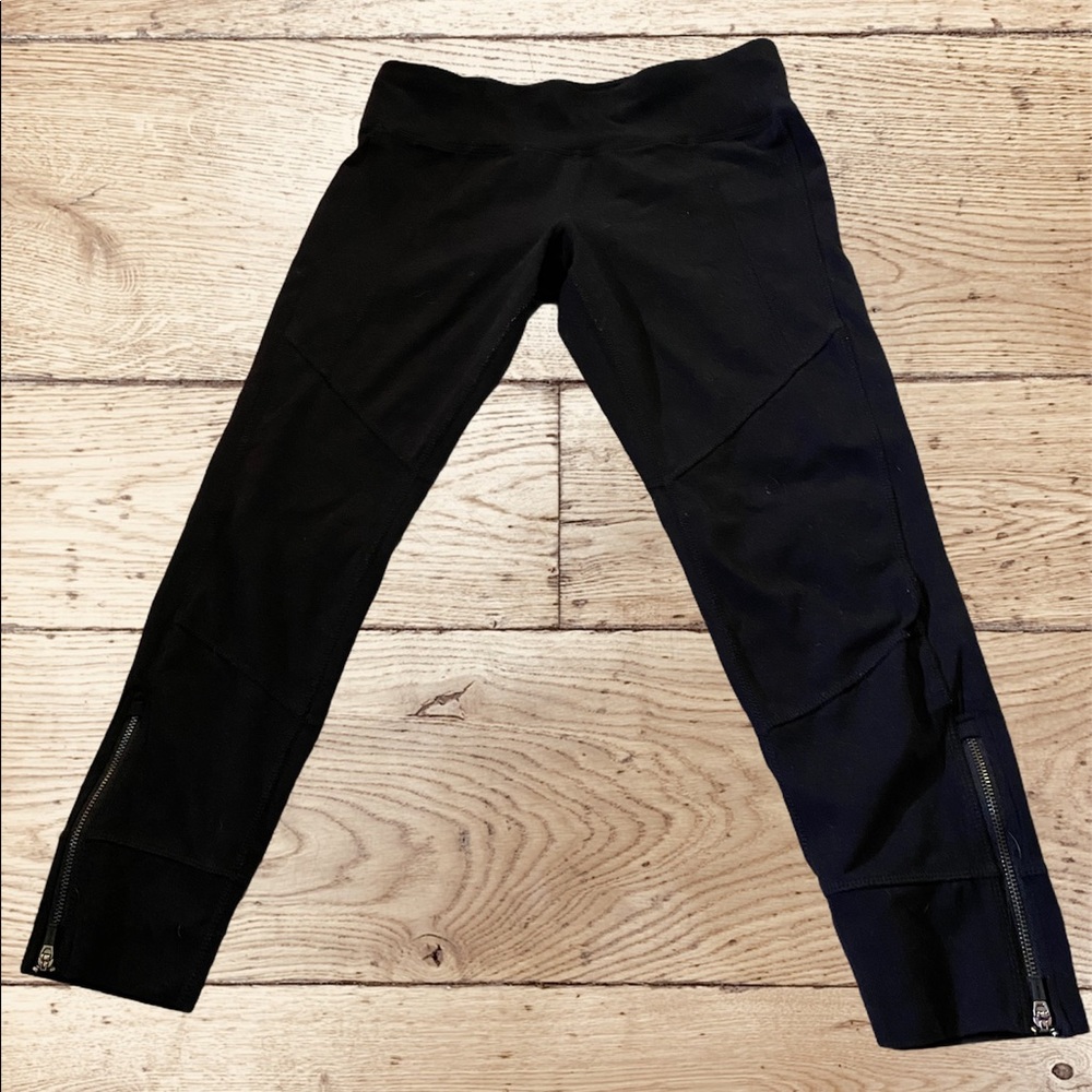 Calvin Klein Performance Capri Leggings Medium VGC
